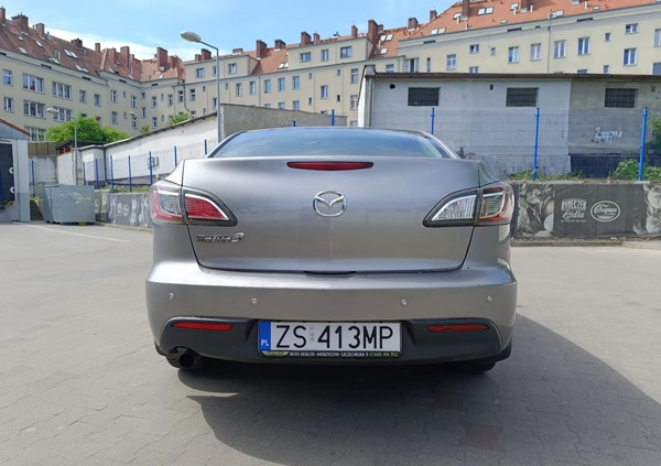 Mazda 3 cena 17400 przebieg: 174000, rok produkcji 2009 z Szczecin małe 37